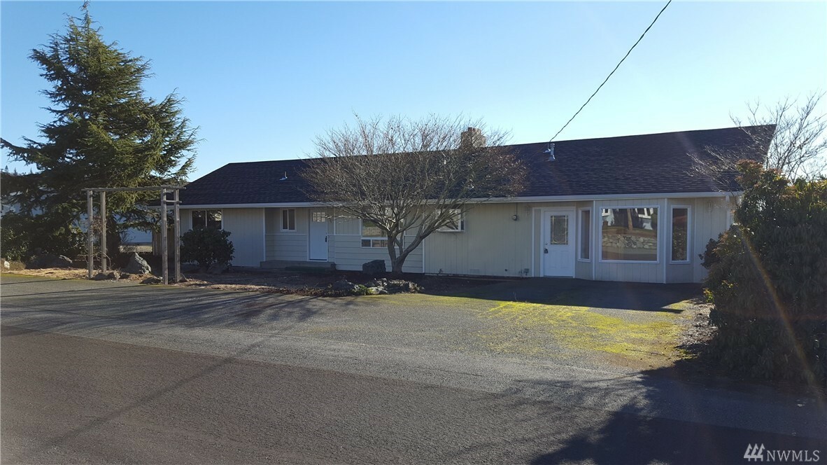 Property Photo:  5609 Rosario Wy  WA 98221 