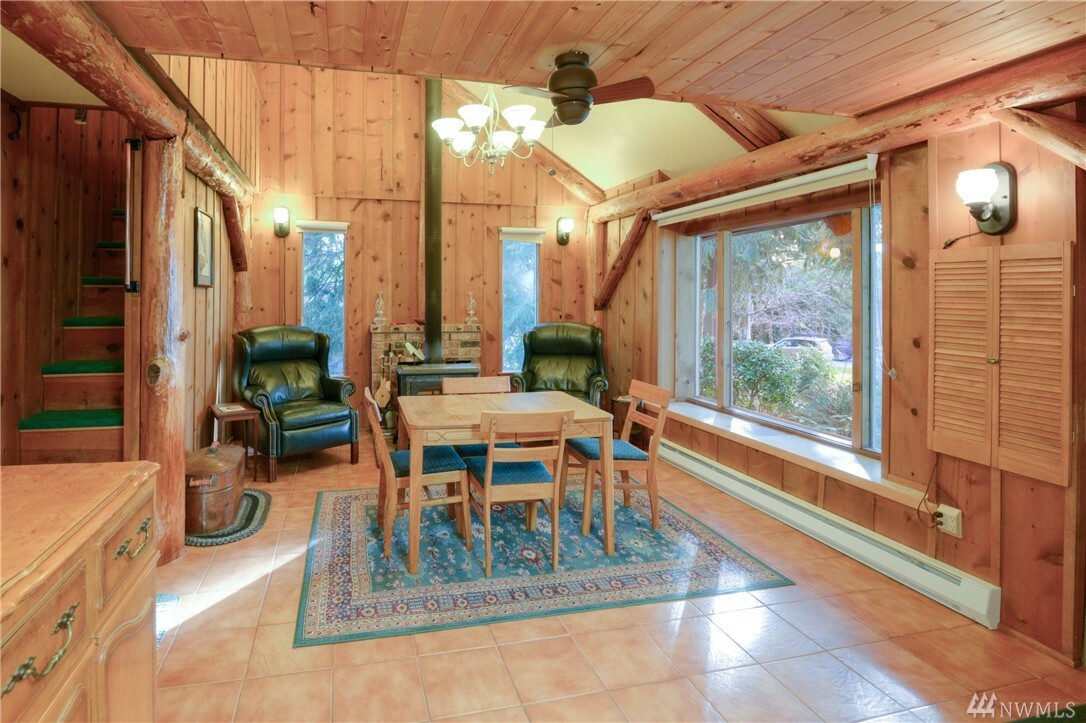 Property Photo:  1808 Lake Dr  WA 98282 