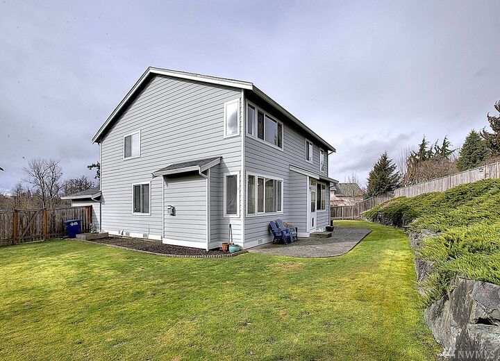Property Photo: 1613 34th St SE WA 98372