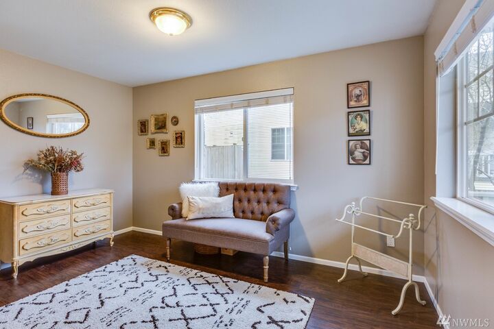 Property Photo:  653 SW 1st St  WA 98277 