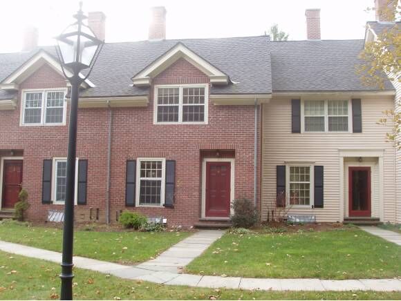 Property Photo: 4 Townhouse Way 4 VT 05091