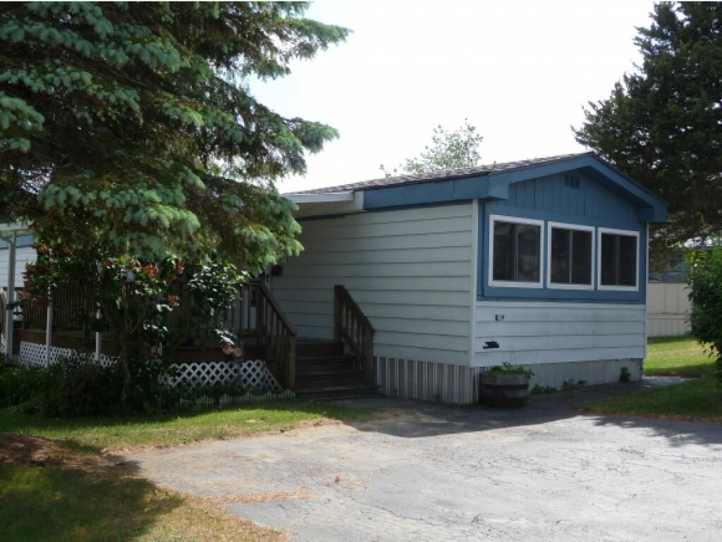 Property Photo:  290 Calef Highway Unit D24  NH 03042 