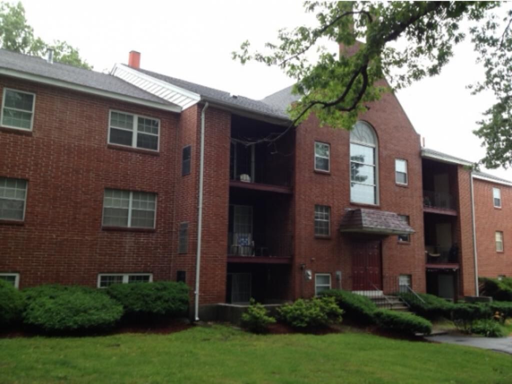 Property Photo:  6 -8 Louisburg Square 8  NH 03060 