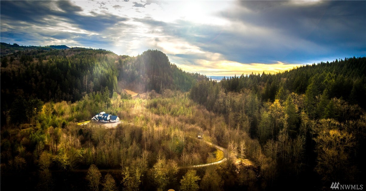 Property Photo: 21224 Little Mountain Rd WA 98274