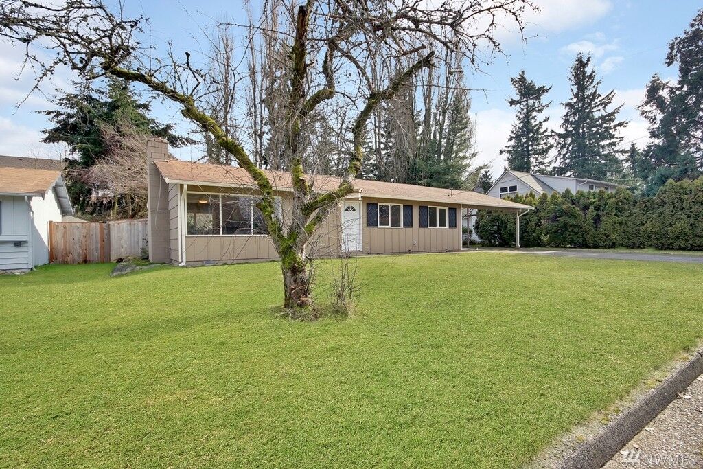 Property Photo:  24212  35th Avenue S  WA 98032 
