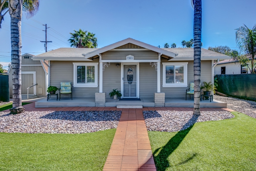 Property Photo:  701 W 7th  CA 92025 