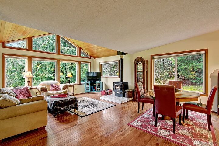 Property Photo:  6511 289th Ave SE  WA 98027 