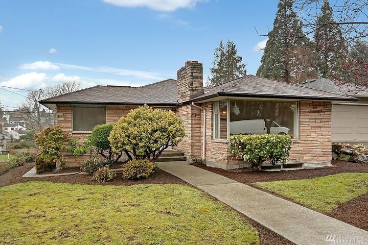 2103 31st Ave W  Seattle WA 98199 photo