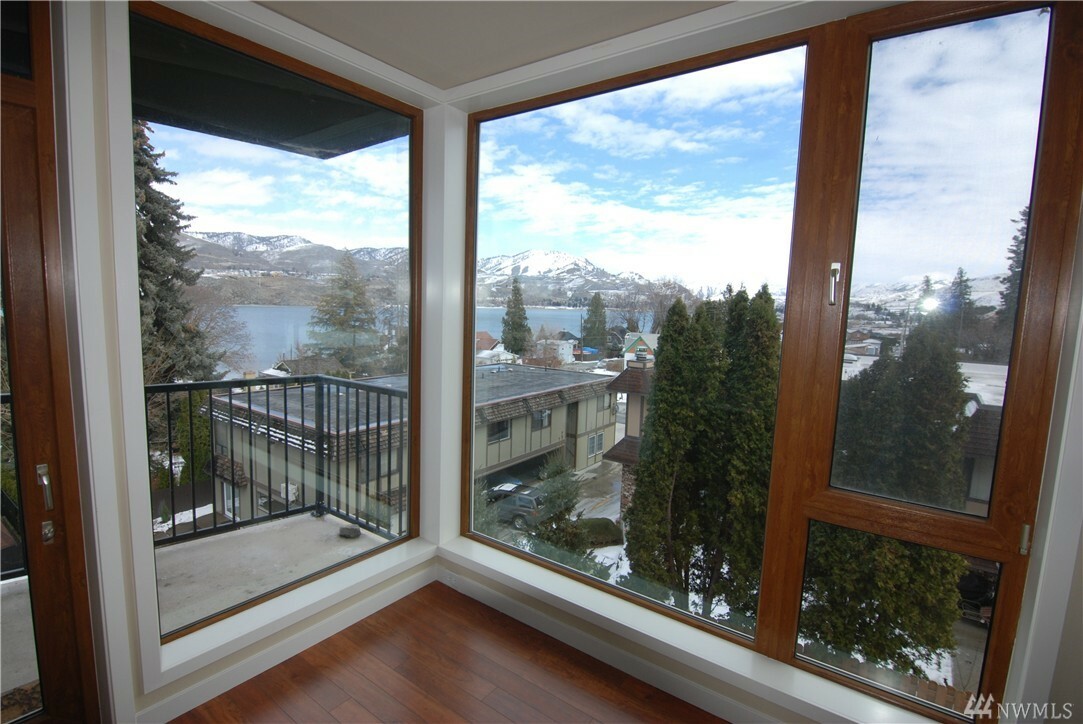 Property Photo: 2220 W Woodin Ave 312 WA 98816