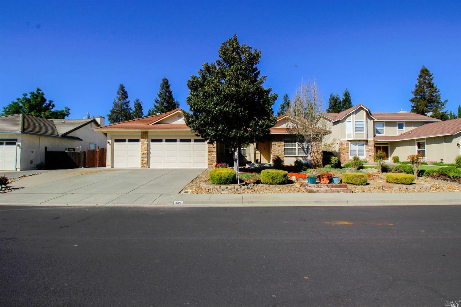 Property Photo:  349 Stonemanor Court  CA 95687 