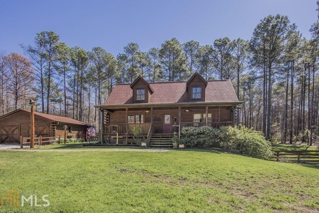 Property Photo: 1221 Parks Mill Trace GA 30642