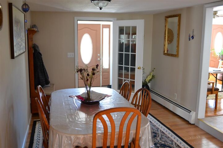 Property Photo:  21 Royal Circle  NH 03079 