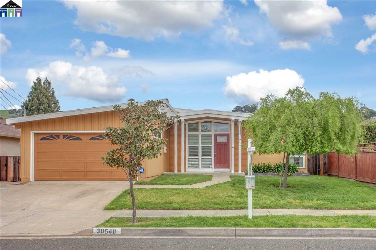 Property Photo: 30548 Oakmont CA 94544