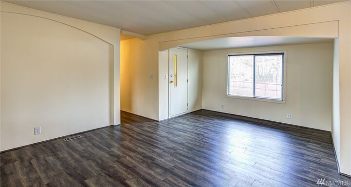 Property Photo: 1200 Lincoln 405 WA 98229