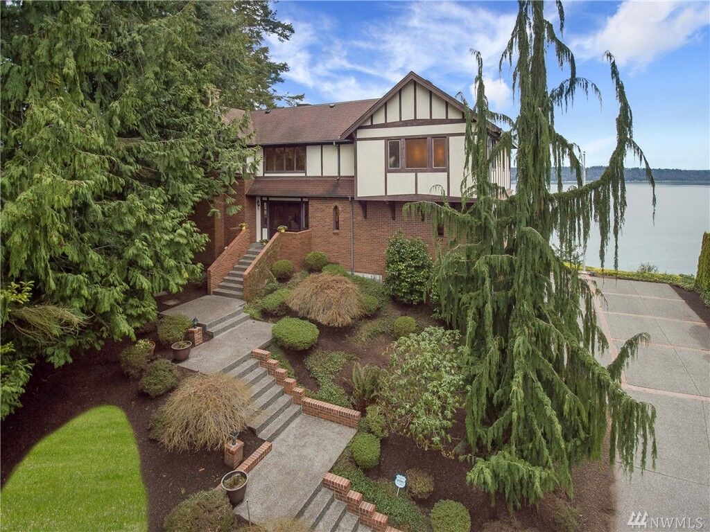 Property Photo:  11906 Marine View Dr  WA 98026 