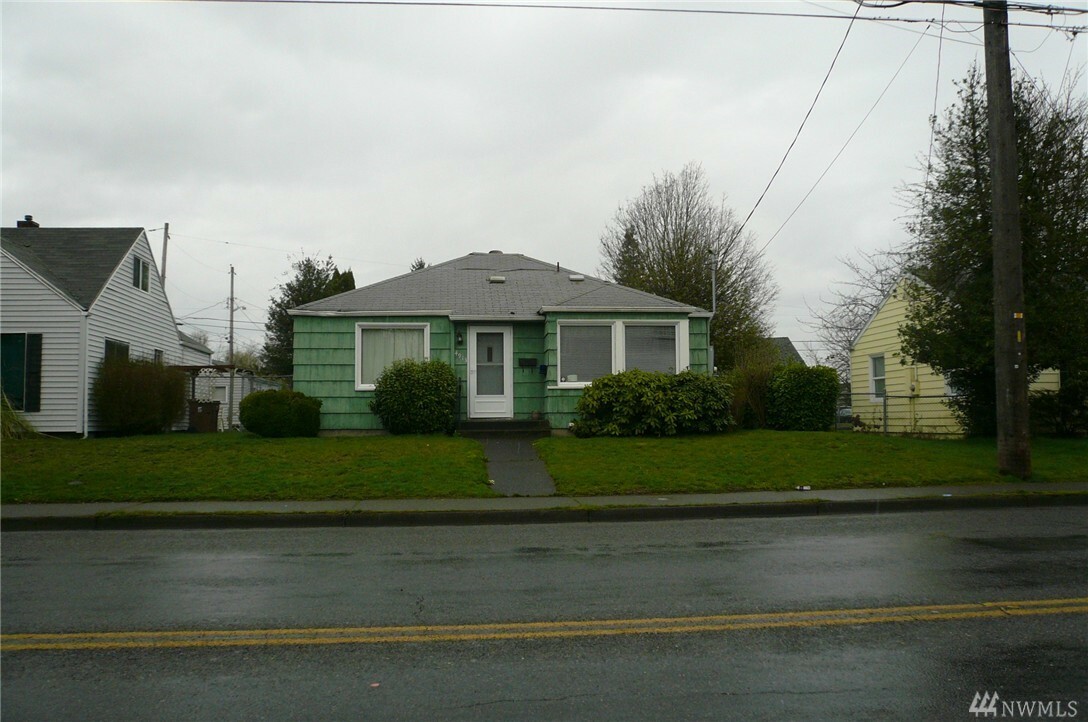 Property Photo:  4913 McKinley Ave  WA 98404 