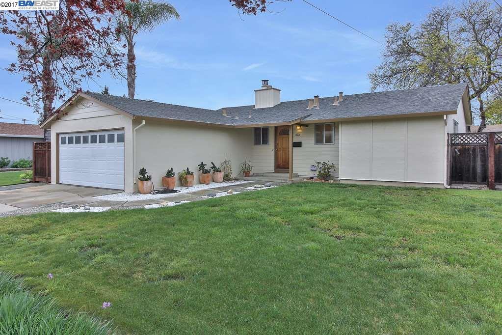 Property Photo: 5809 Lafayette Avenue CA 94560