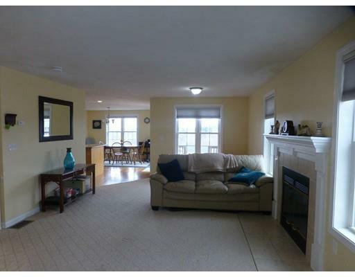 Property Photo:  17 Lilac Ln  MA 01607 