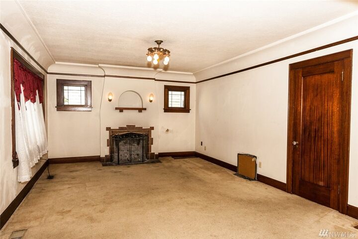 Property Photo: 3420 45th Ave SW WA 98116