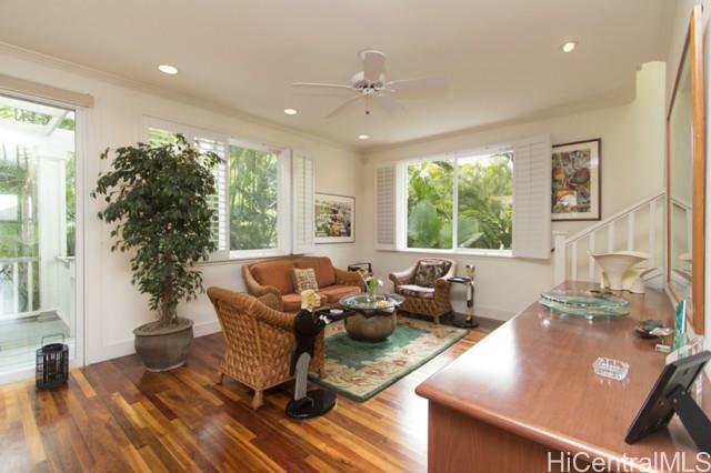 Property Photo:  929 Wailupe Place  HI 96821 