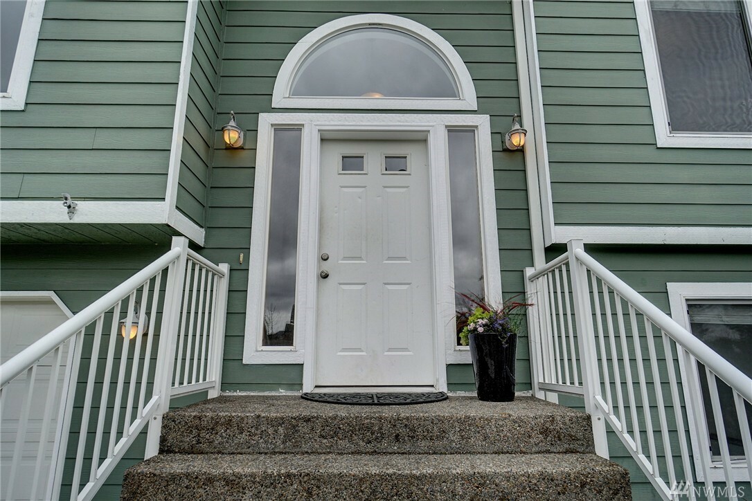 Property Photo: 3717 163rd Av Ct E WA 98391