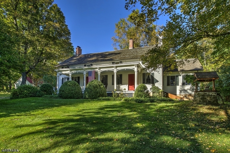 Property Photo:  7 Combs Hollow Rd  NJ 07945 