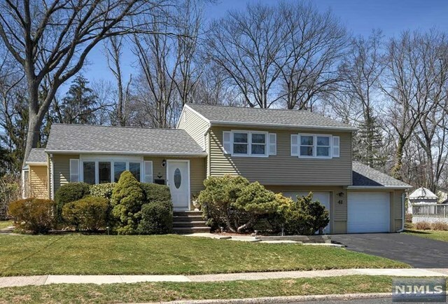 Property Photo:  41 Evergreen Street  NJ 07463 