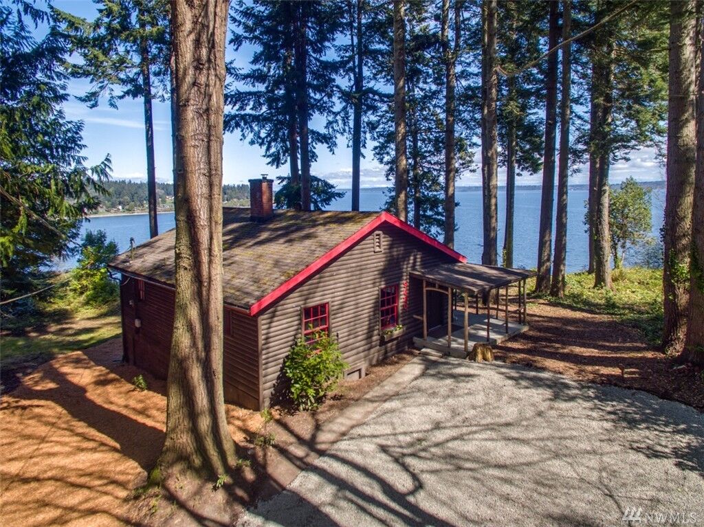 Property Photo:  9420 Greenspot Place NE  WA 98110 