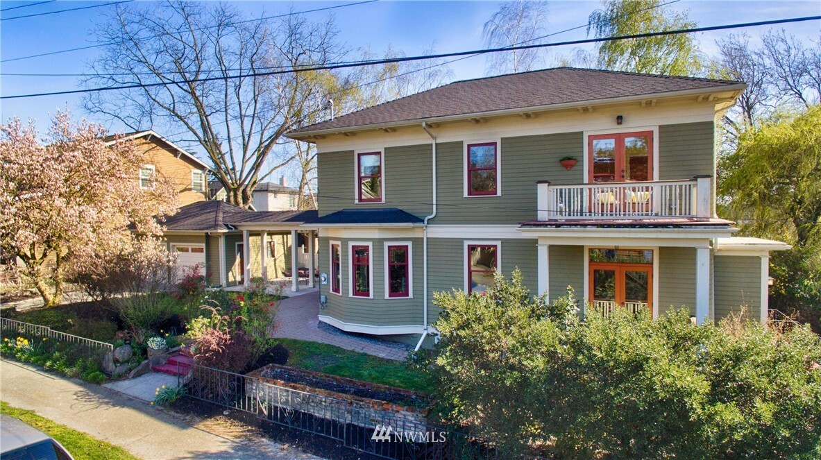 Property Photo:  3432 Woodlawn Avenue N  WA 98103 