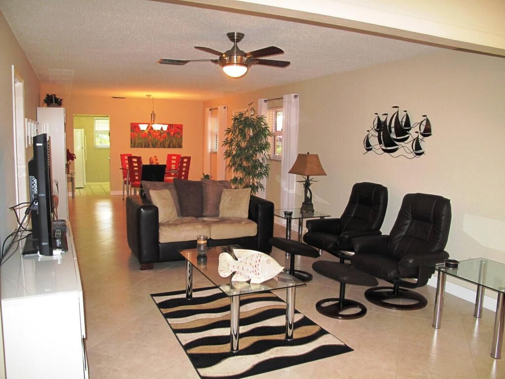 Property Photo:  318 Flamingo Lane  FL 33445 