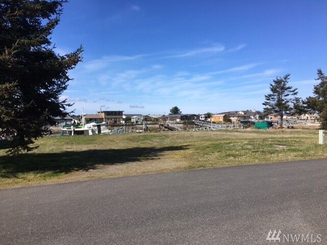 Property Photo: 36 Xx Steelhead Dr WA 98253