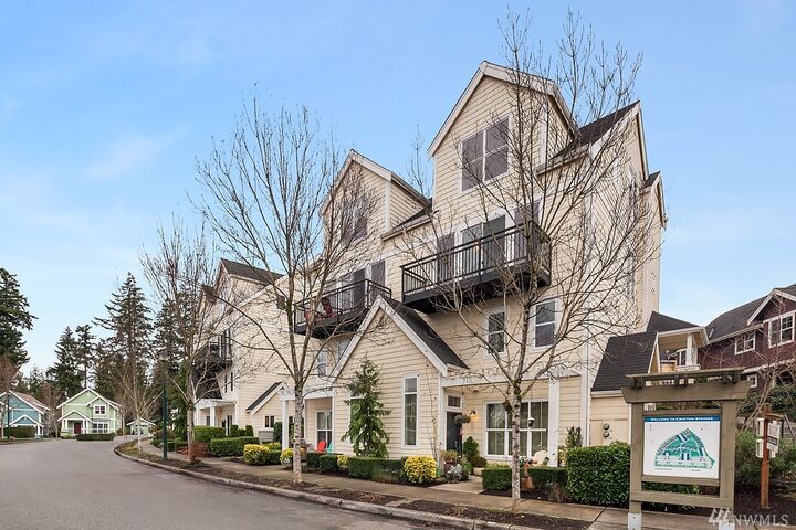 1950 B 18th Ave NE  Issaquah WA 98029 photo