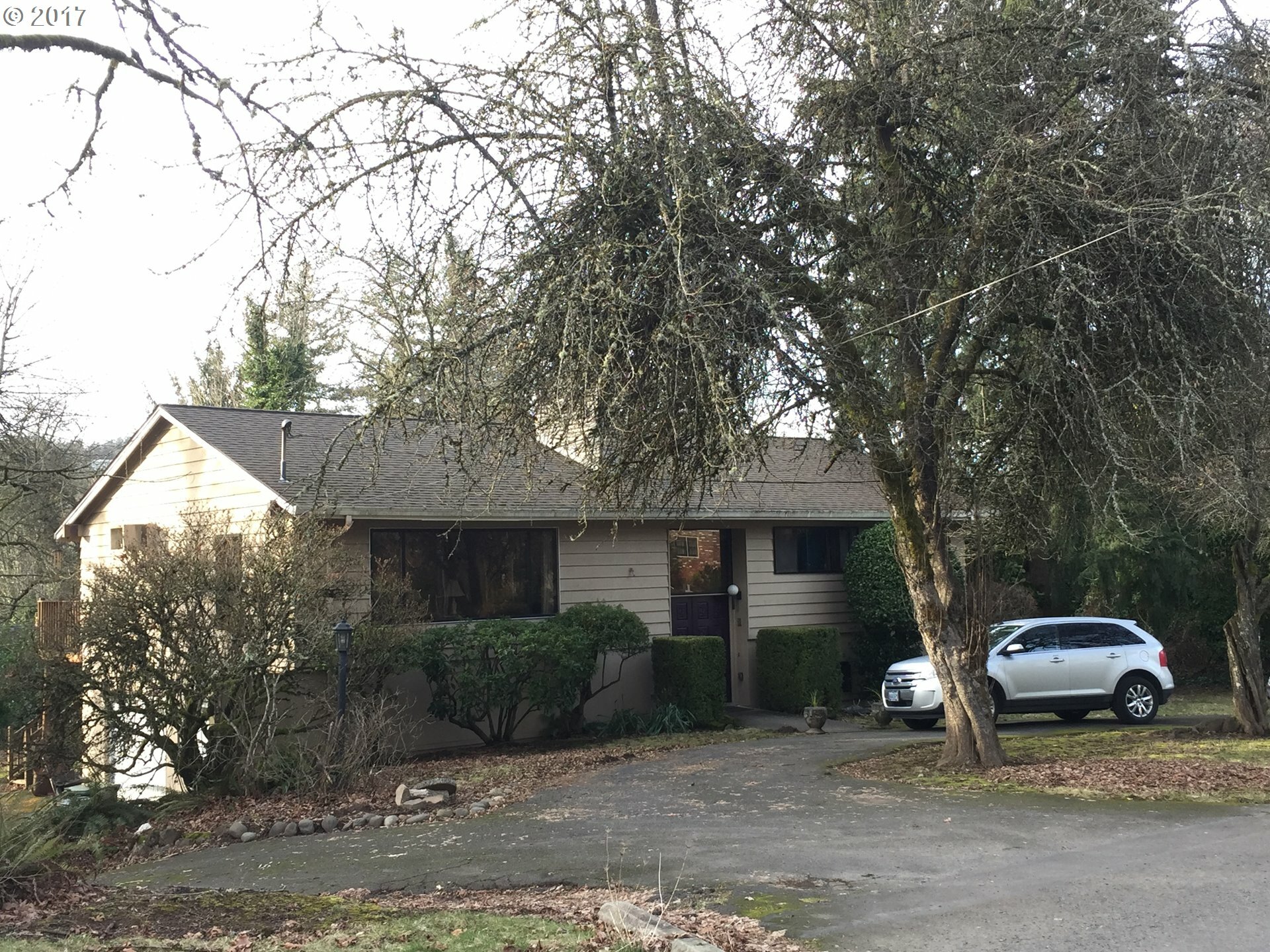 Property Photo:  13151 Thoma Rd  OR 97034 