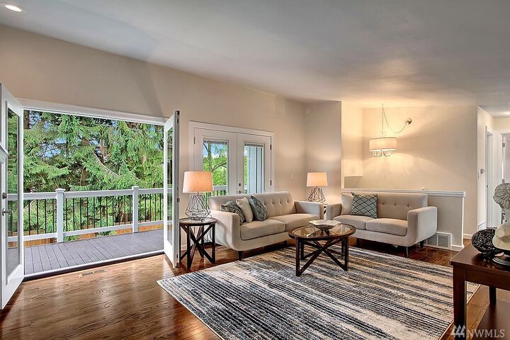 Property Photo: 3925 NE 110th St WA 98125