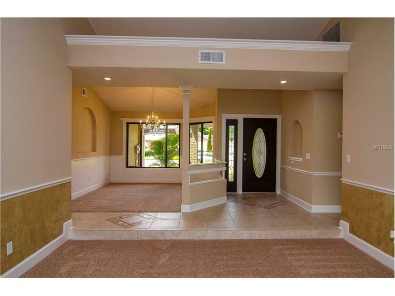 Property Photo:  2104 N Golfview Drive  FL 33566 