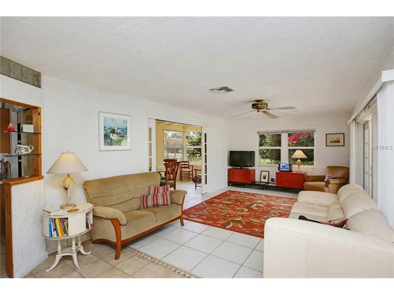 Property Photo:  425 Edwards Drive  FL 34243 