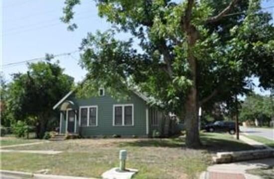 Property Photo:  1302 Wallace Street  TX 76574 