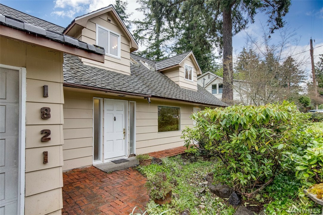 Property Photo:  1821 Madrona Point Dr  WA 98312 