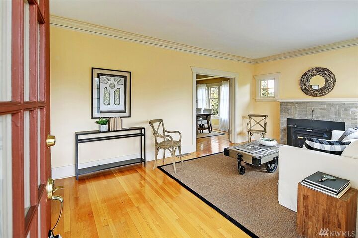 Property Photo: 622 NW 89th St WA 98117
