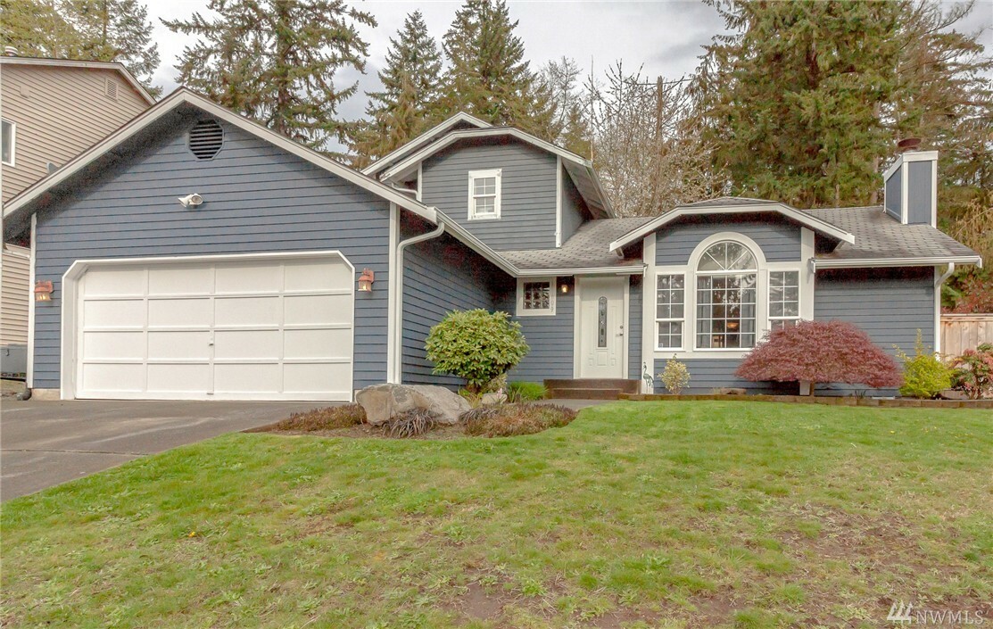 Property Photo:  11609 210th Ave E  WA 98391 