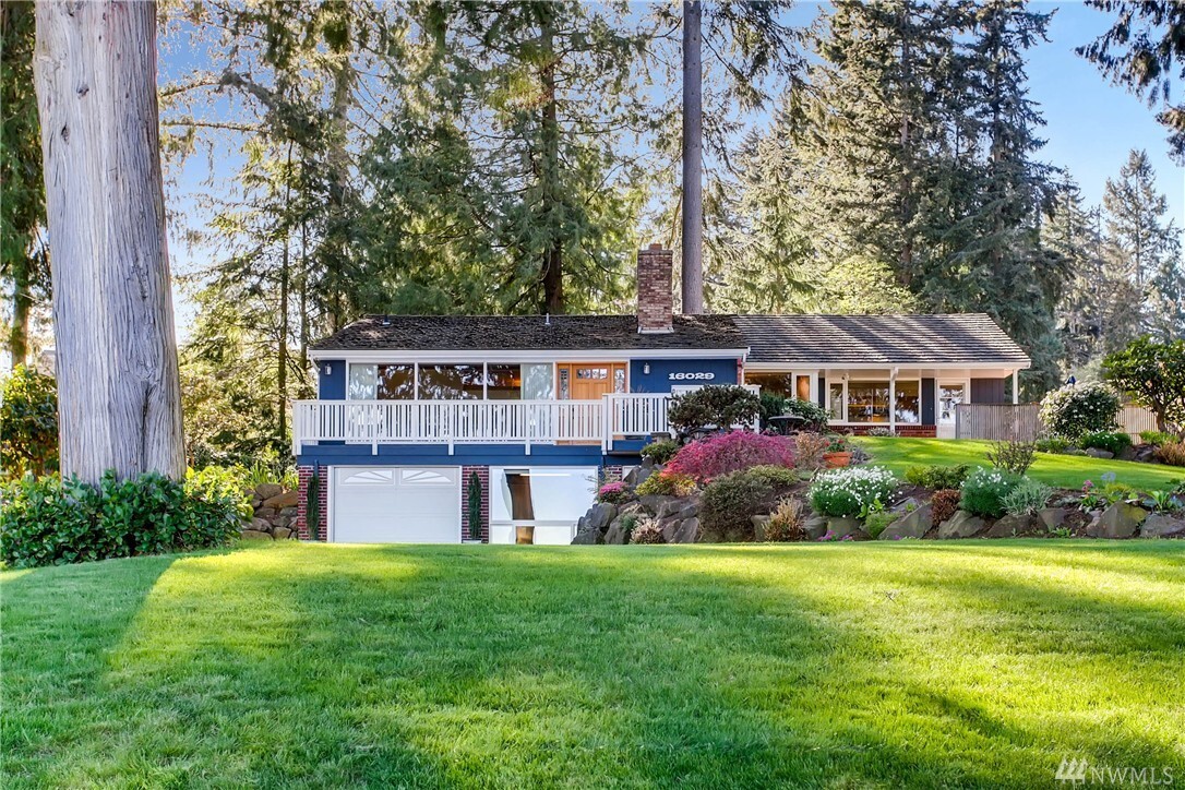 Property Photo:  16029 35th Ave NE  WA 98155 
