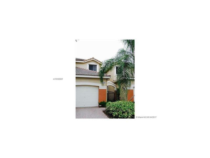 Property Photo:  3928 Mango Dr  FL 33332 