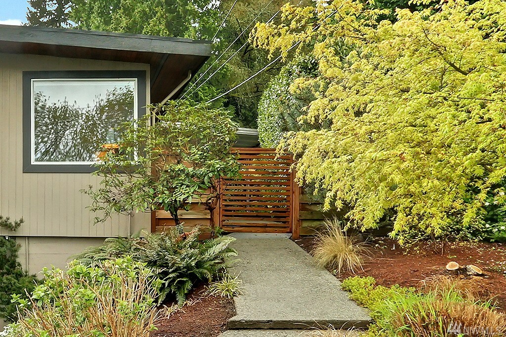 Property Photo: 1401 NE Brockman Place WA 98125