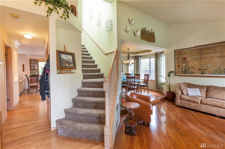 Property Photo:  4400 NE 6th Place  WA 98059 