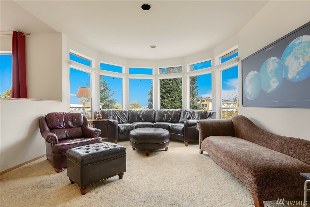 Property Photo: 7926 8th Ave SW WA 98106