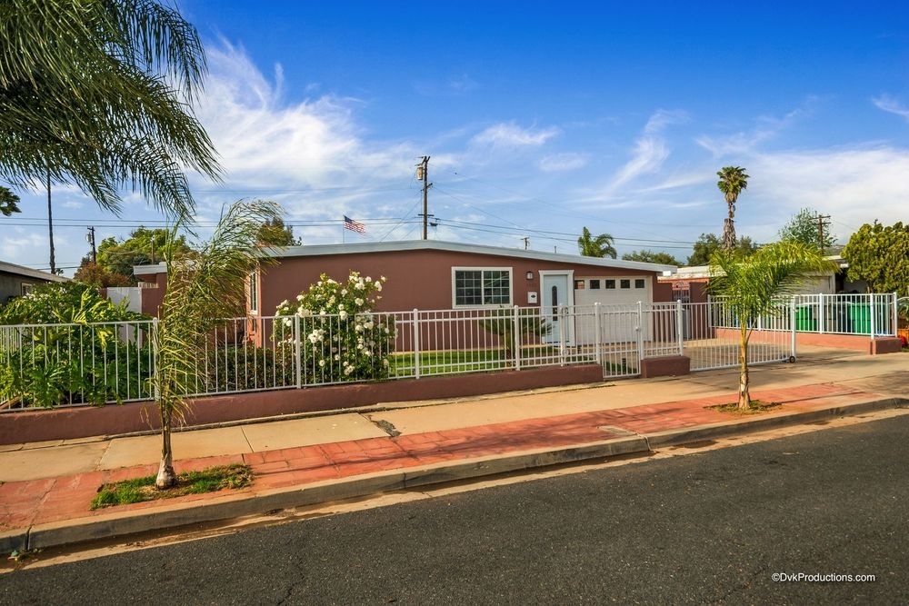 Property Photo: 1382 Ivory Ct. CA 92019