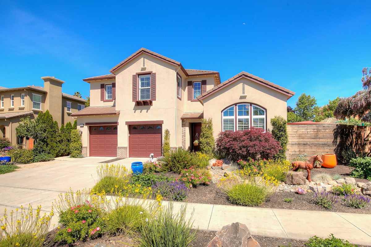 Property Photo:  2468 Allegro St  CA 94550 