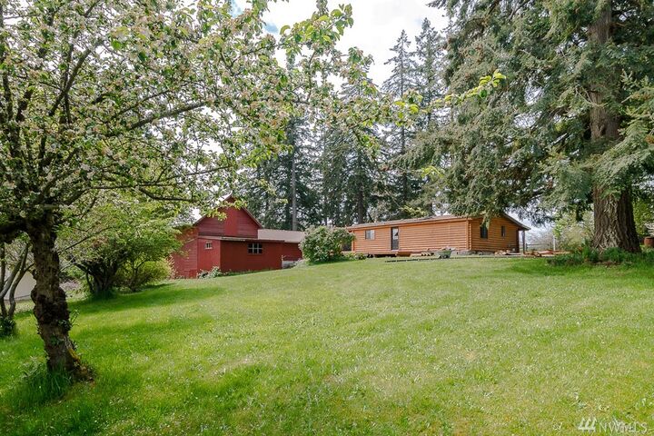 Property Photo:  187 Island Blvd  WA 98333 