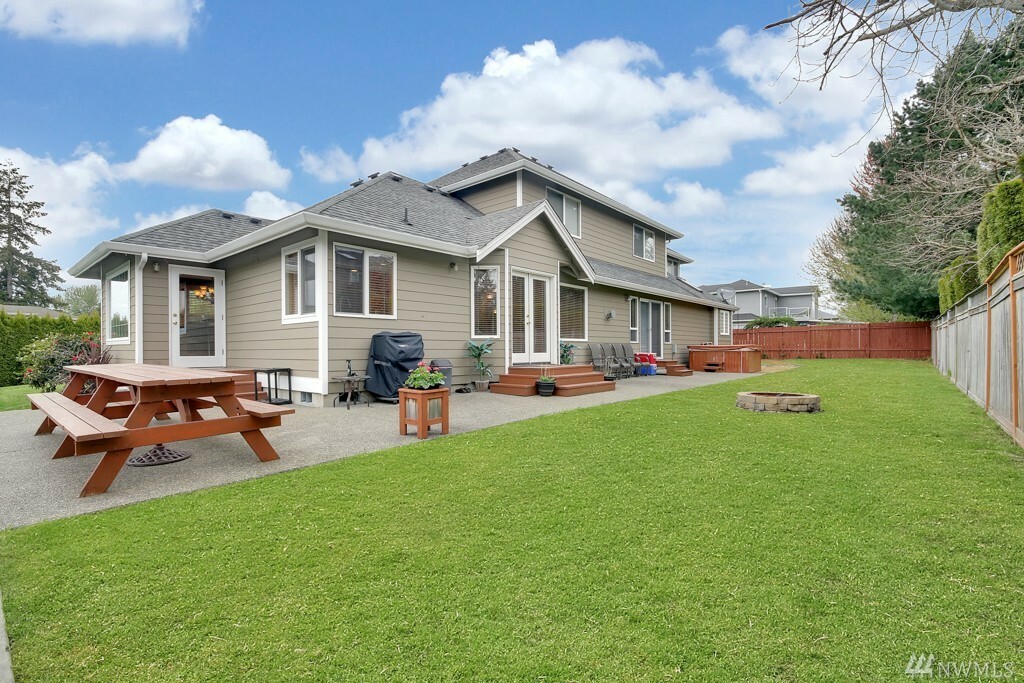 Property Photo: 3717 196th Av Ct E WA 98391