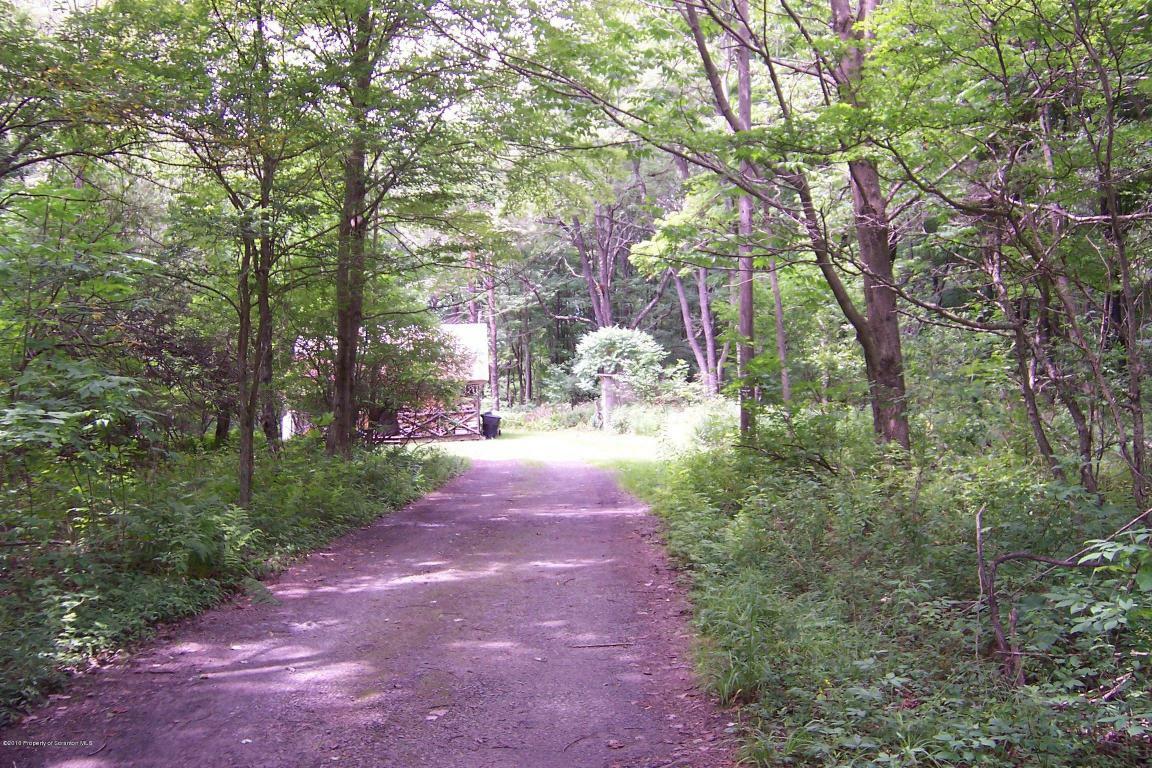 Property Photo:  285 Sartell Road  PA 18465 